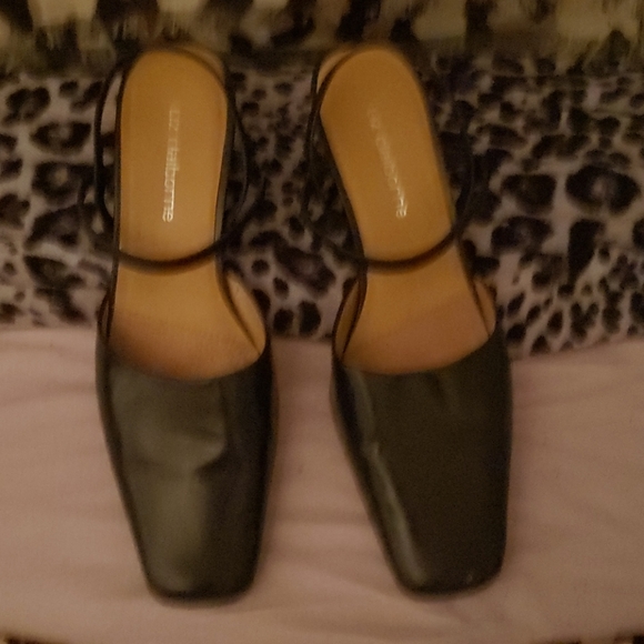 Two Liz Claiborne heels - Picture 9 of 16